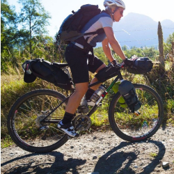 Torba pod siodło BLACKBURN OUTPOST SEAT PACK AND DRY BAG black, wodoodporna,11 L (NEW 2026)