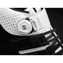 Buty damskie GIRO FACTRESS TECHLACE white black roz.38,5 (WYPRZEDAŻ -50%)