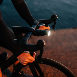 Lampka przednia MAGICSHINE ALLTY 1500S, 1500 lumenów, Wyświetlacz OLED (NEW)