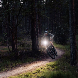 Lampka przednia MAGICSHINE RAY 1600B, 1600 lumenów (NEW)