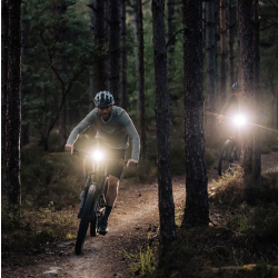 Lampka przednia MAGICSHINE RAY 2600B, 2600 lumenów (NEW)