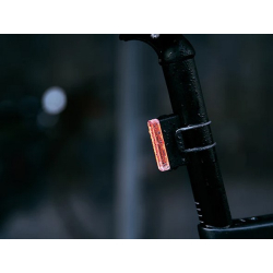 Lampka tylna MAGICSHINE SEEMEE 20 V2.0, 20 lumenów (NEW)